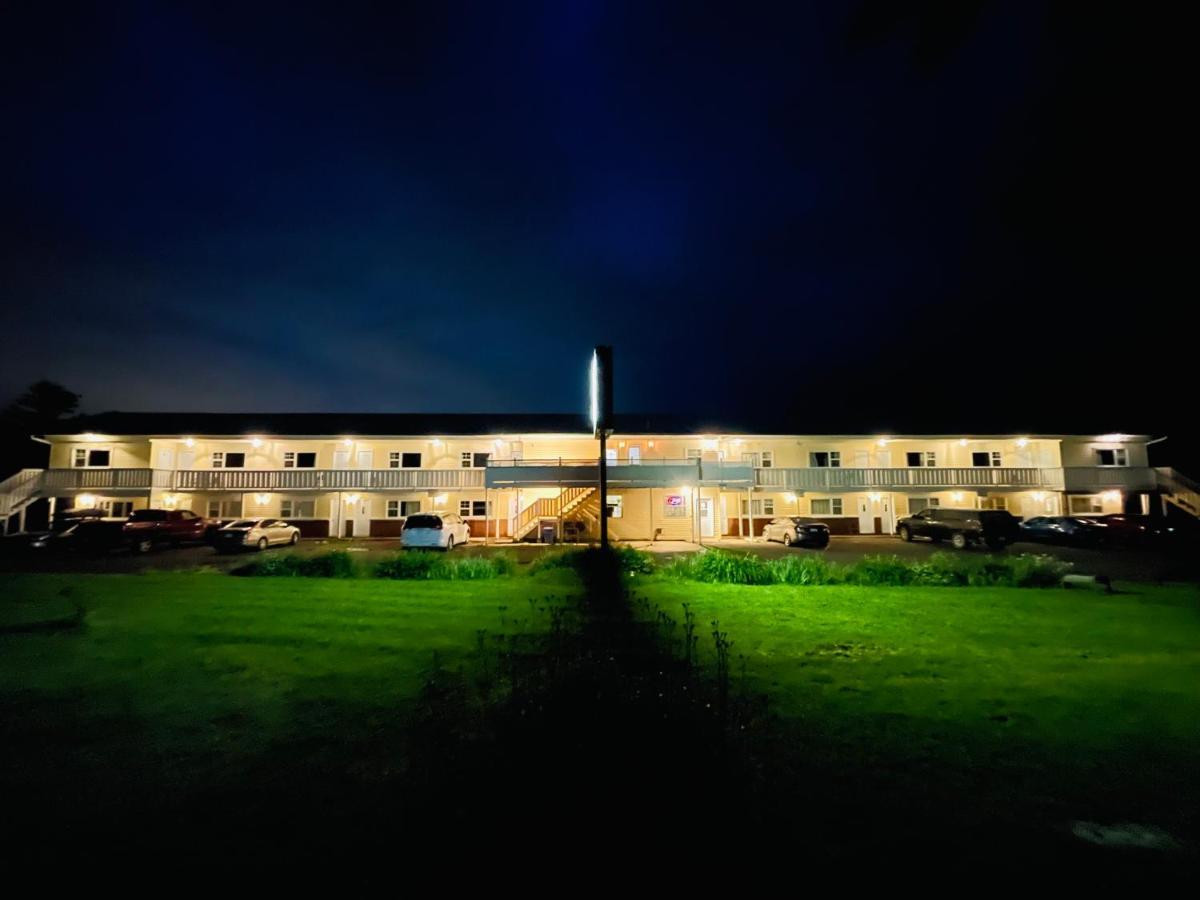 Scenic Motel מונקטון מראה חיצוני תמונה