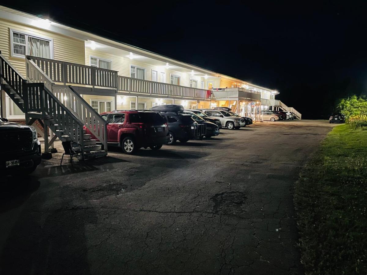 Scenic Motel מונקטון מראה חיצוני תמונה