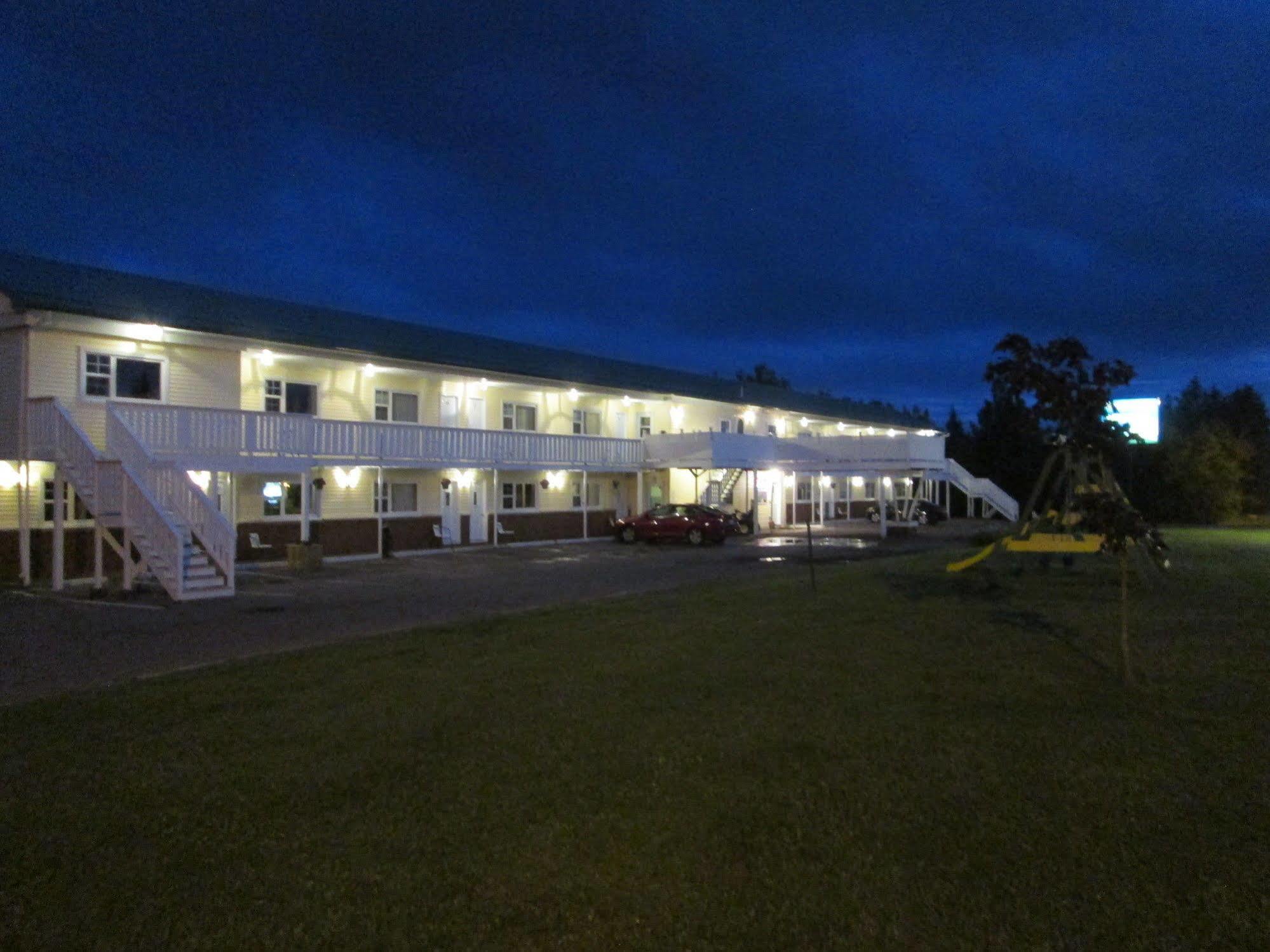 Scenic Motel מונקטון מראה חיצוני תמונה