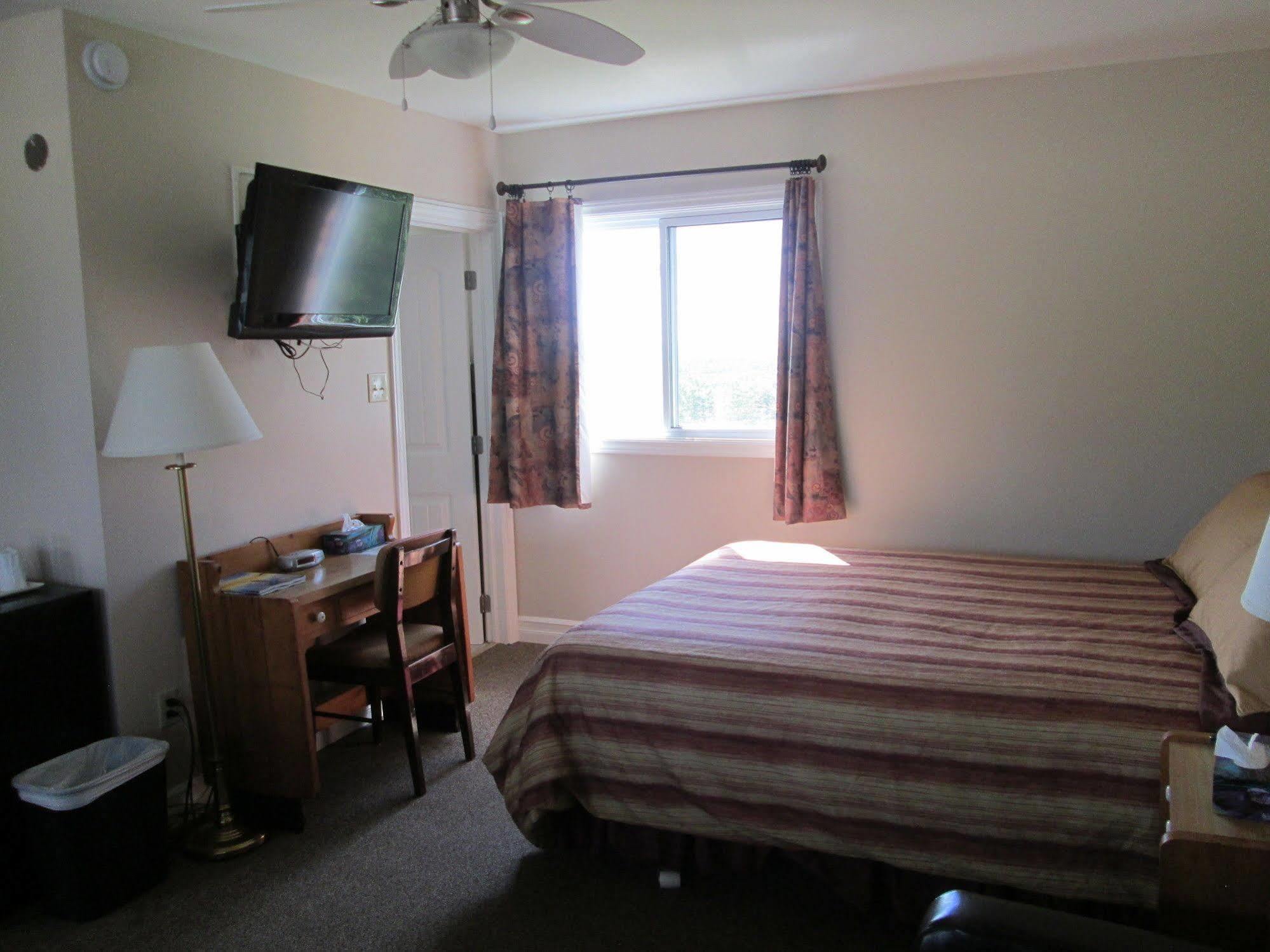 Scenic Motel מונקטון מראה חיצוני תמונה